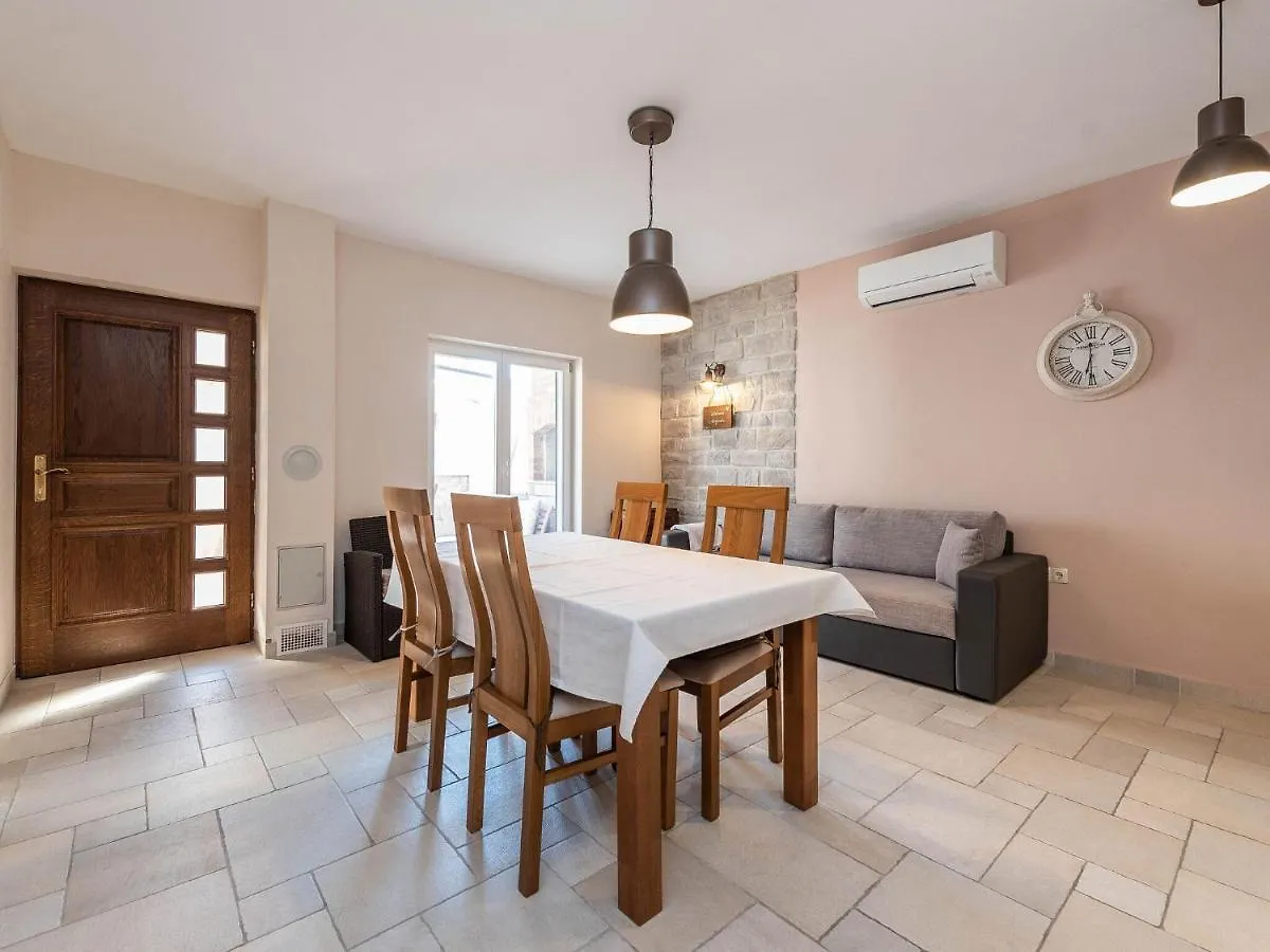 Private Holiday Home In Petrcane By The Sea Kozino