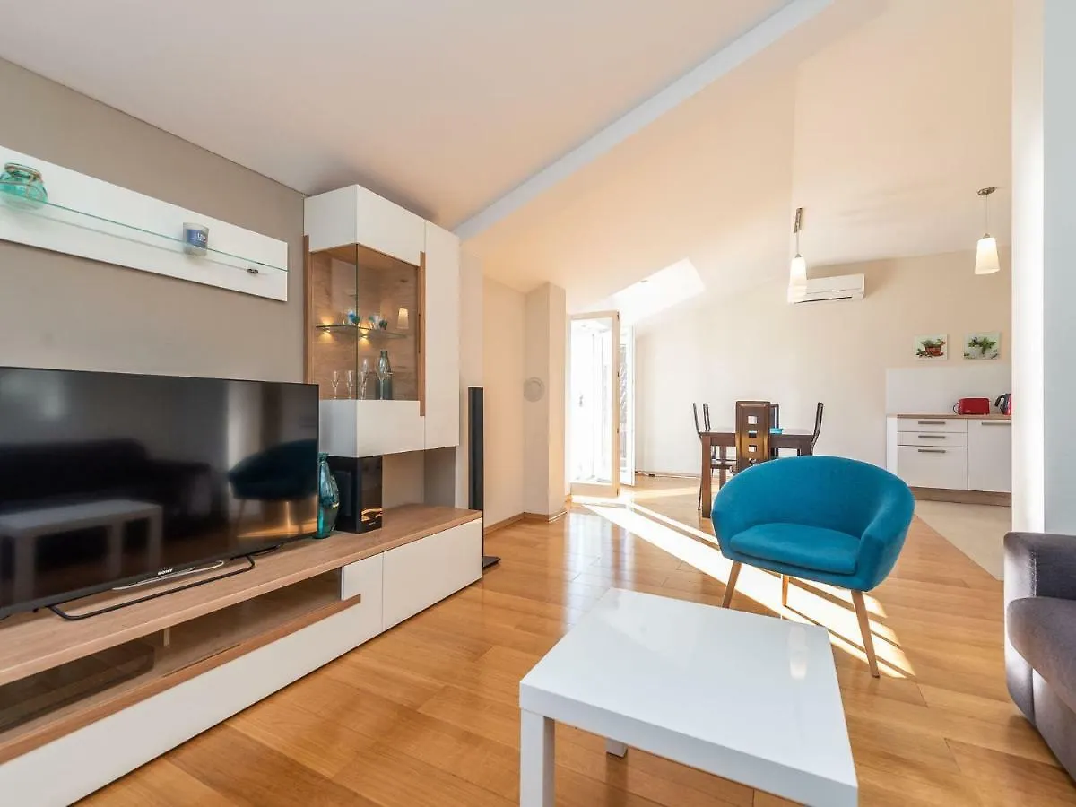 Private Holiday Home In Petrcane By The Sea Kozino