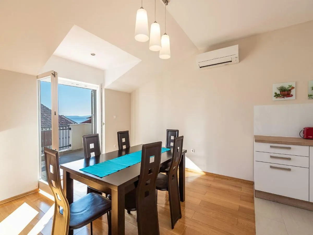 Private Holiday Home In Petrcane By The Sea Kozino
